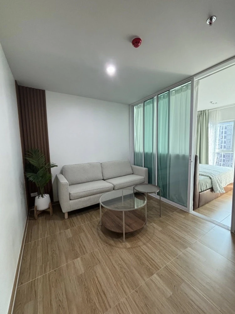Condo for rent at Regent Home Bangna. Fully furnished and equipped with appliances. Just bring your suitcase and move in!