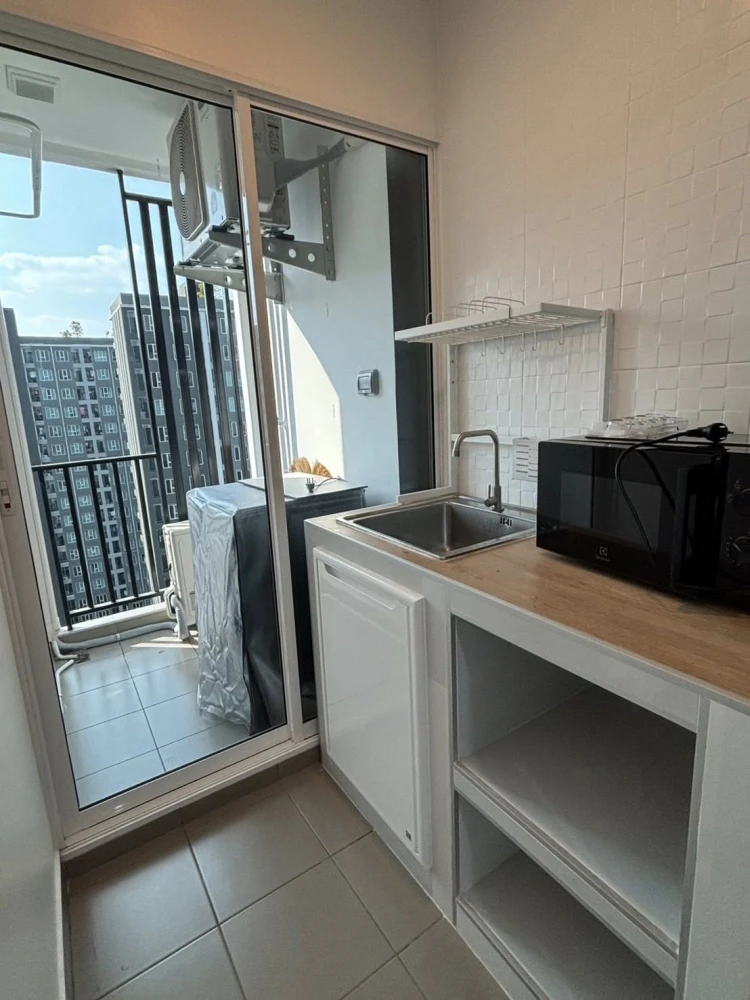 Condo for rent at Regent Home Bangna. Fully furnished and equipped with appliances. Just bring your suitcase and move in!