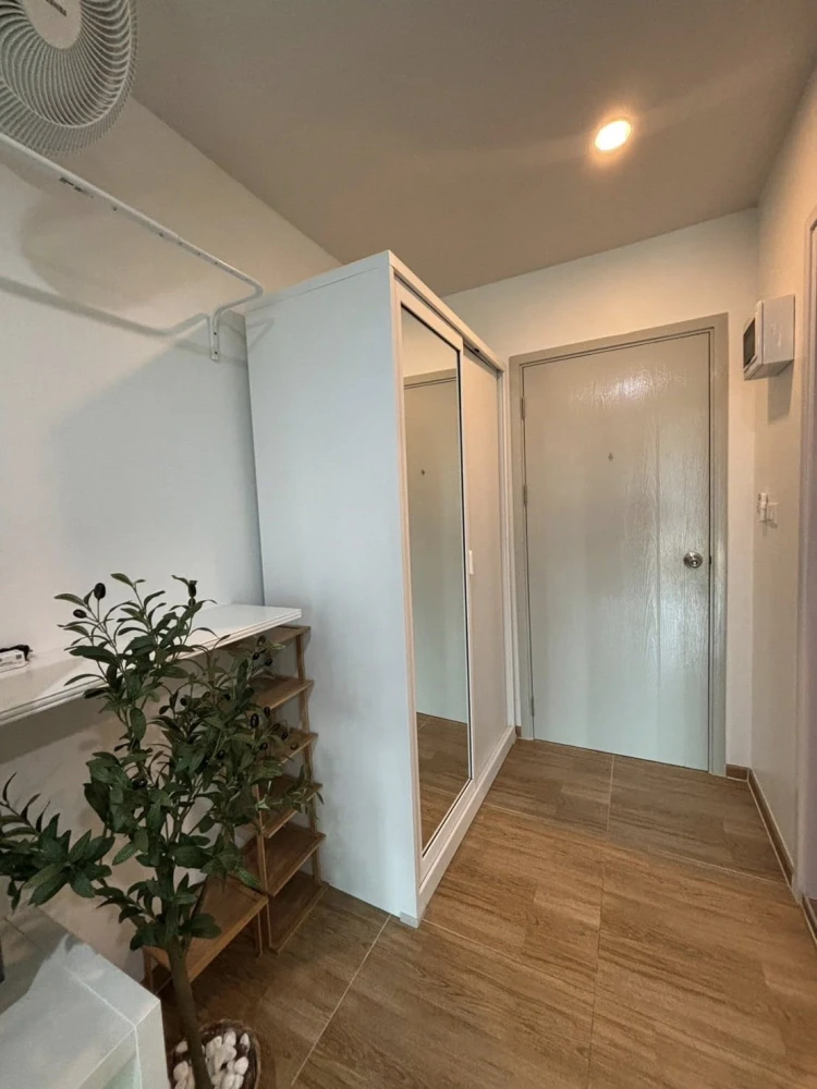 Condo for rent at Regent Home Bangna. Fully furnished and equipped with appliances. Just bring your suitcase and move in!