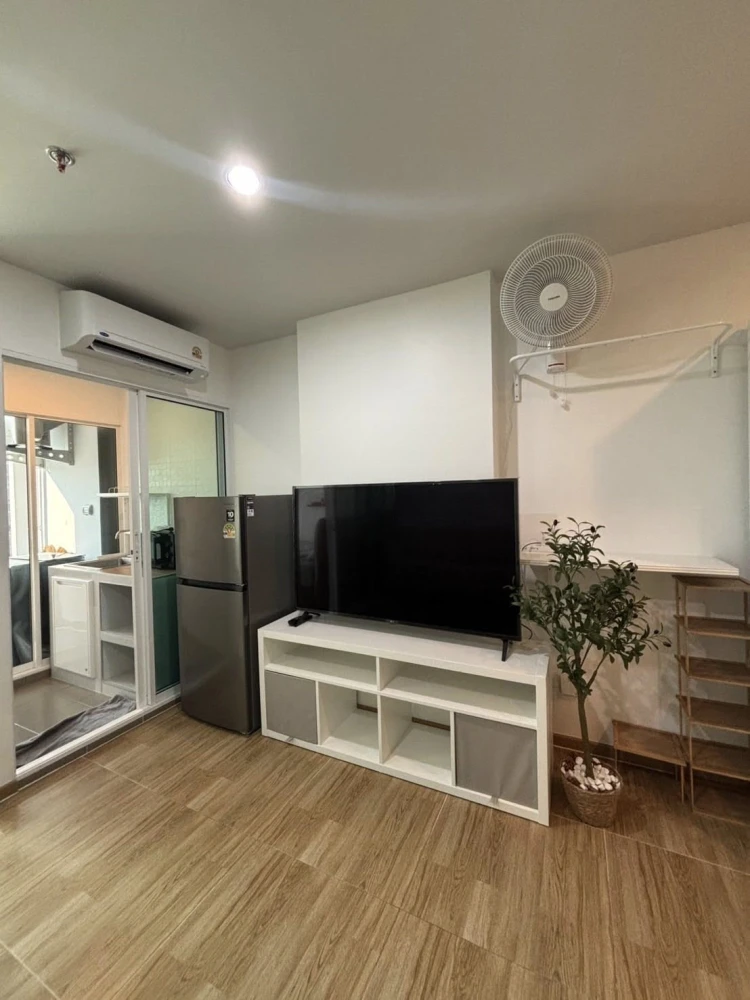 Condo for rent at Regent Home Bangna. Fully furnished and equipped with appliances. Just bring your suitcase and move in!