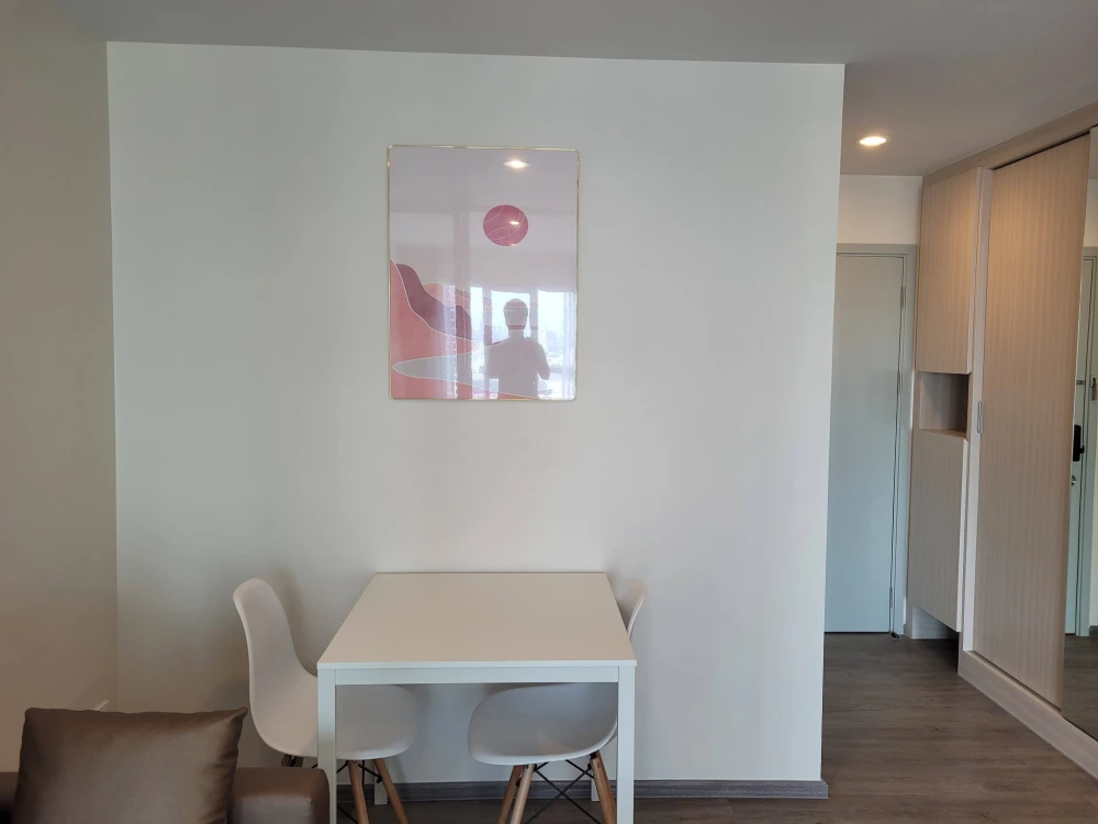 Condo for rent at Regent Home Bangna. Partitioned rooms, high floor, complete amenities. Book now!