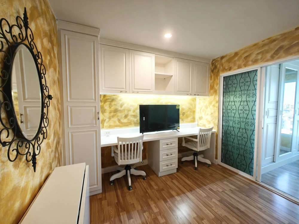 Condo for rent at Regent Orchid Sukhumvit 101. Fully furnished and ready to move in. High-quality wallpaper installed. Book now! Don't miss out!