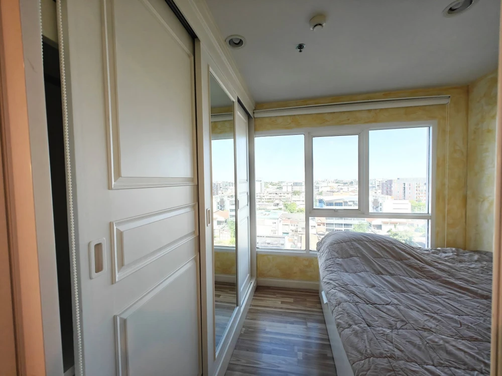Condo for rent at Regent Orchid Sukhumvit 101. Fully furnished and ready to move in. High-quality wallpaper installed. Book now! Don't miss out!