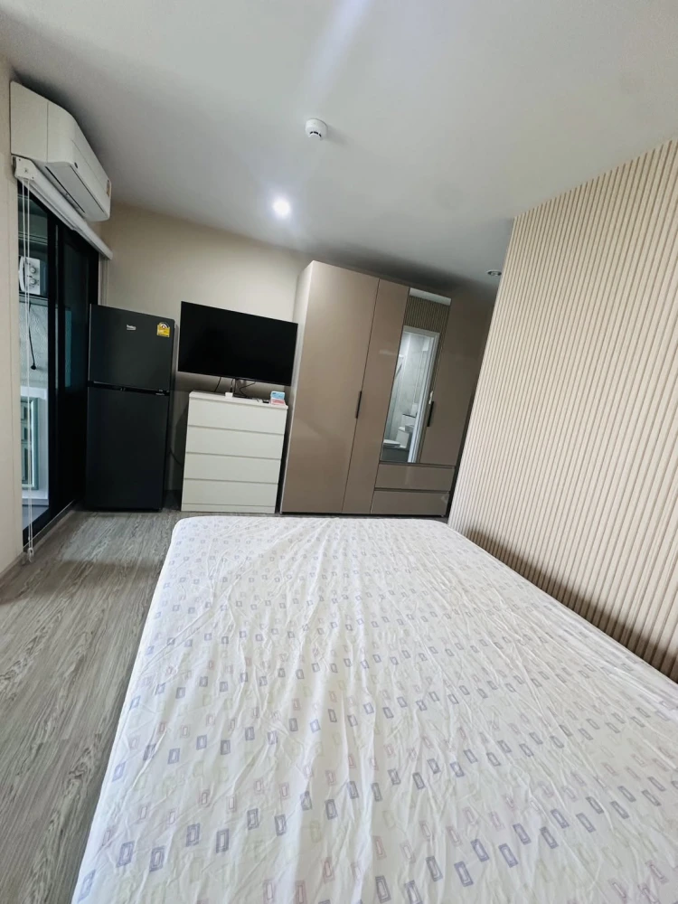 Condo for rent at RYE Huamak: Move-in ready unit, fully furnished and equipped with all appliances. Great price—book now, don't miss out!