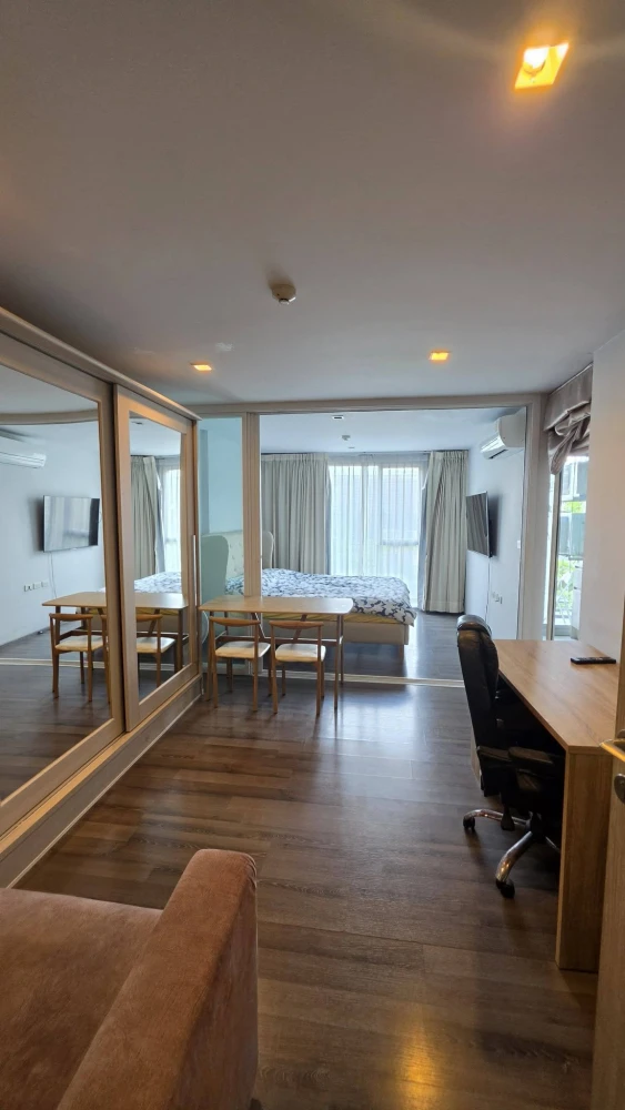 Condo for rent: Sari by Sansiri. Large, comfortable unit with efficient use of space. Fully furnished with appliances. Move in soon!