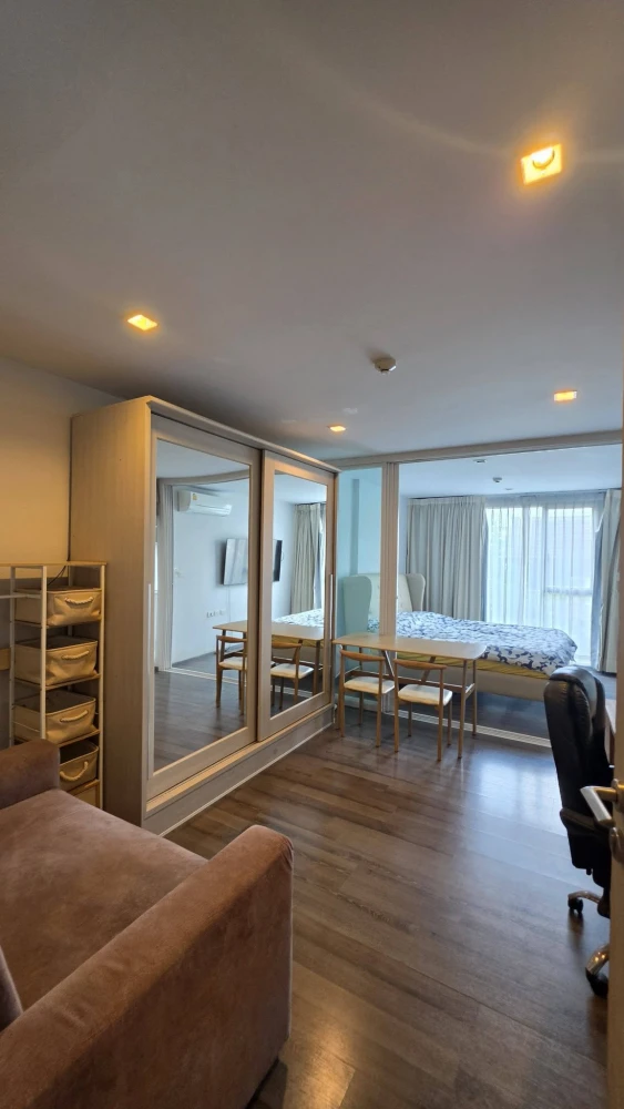 Condo for rent: Sari by Sansiri. Large, comfortable unit with efficient use of space. Fully furnished with appliances. Move in soon!
