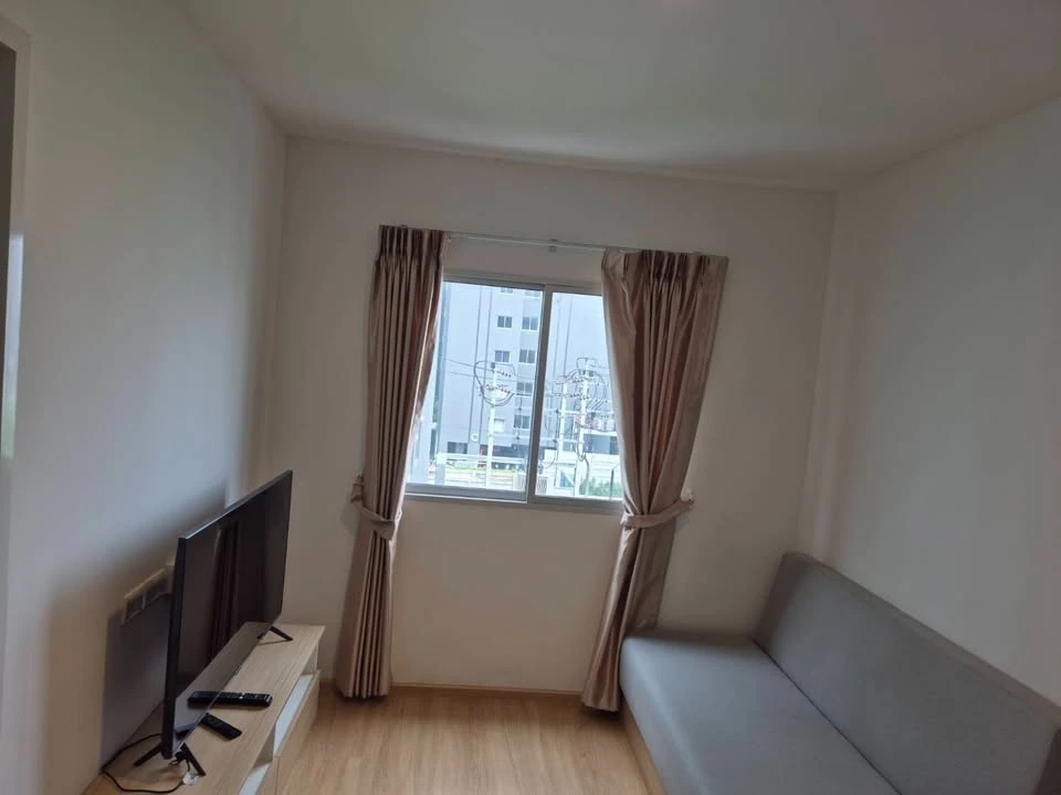 Condo for rent SENA KITH Chalongkrung Latkrabang, room size 38 sq m., beautiful built-in furniture, complete furniture, corner room, move in now.