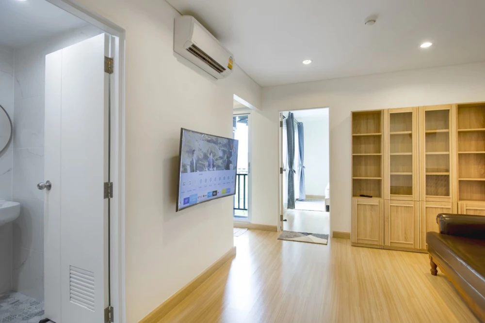Spacious and comfortable condo for rent at Serrano Rama 2. Great price! Book now before it's gone!