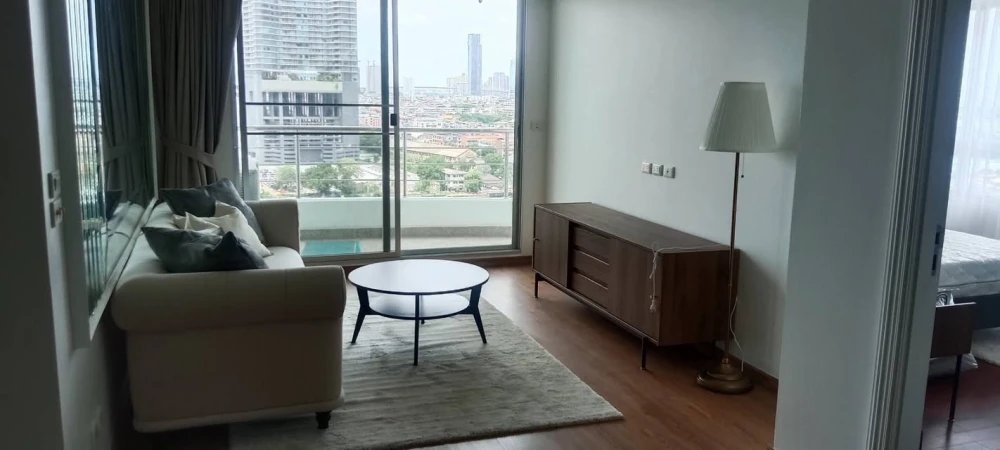 Condo for rent at Supalai River Place, Pomorama view (towards Asiatique). Spacious room, uniquely themed decoration. Move in immediately!
