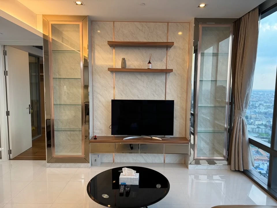 Condo for rent The Bangkok Sathorn, spacious room, lots of usable space, everything is complete here, hurry up and book now, don't miss out.
