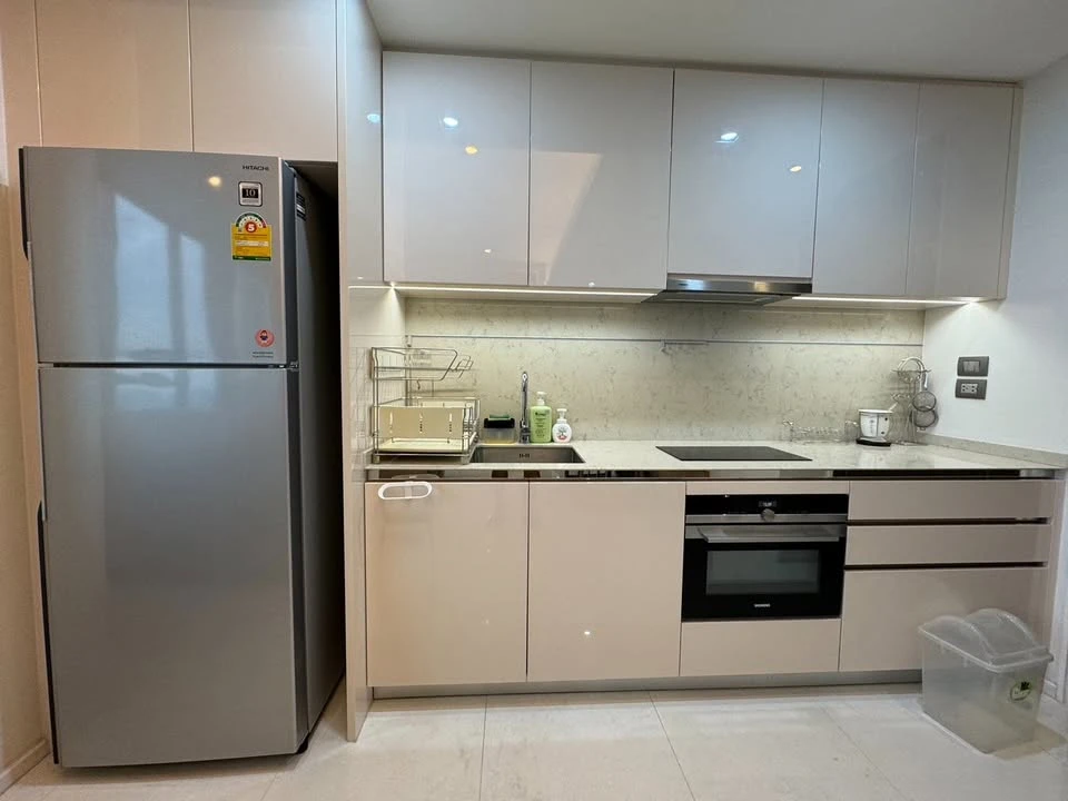 Condo for rent The Bangkok Sathorn, spacious room, lots of usable space, everything is complete here, hurry up and book now, don't miss out.