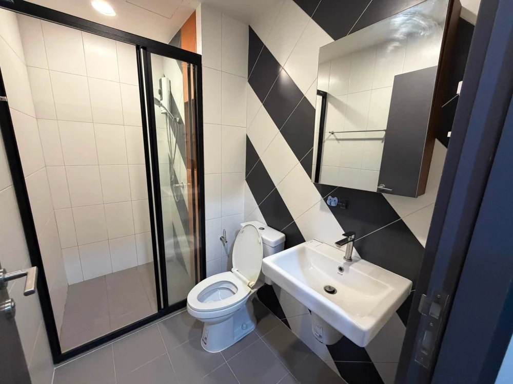 Condo for rent at The Base Saphanmai. Nice unit, fully furnished with appliances. Amazing price! Book now!