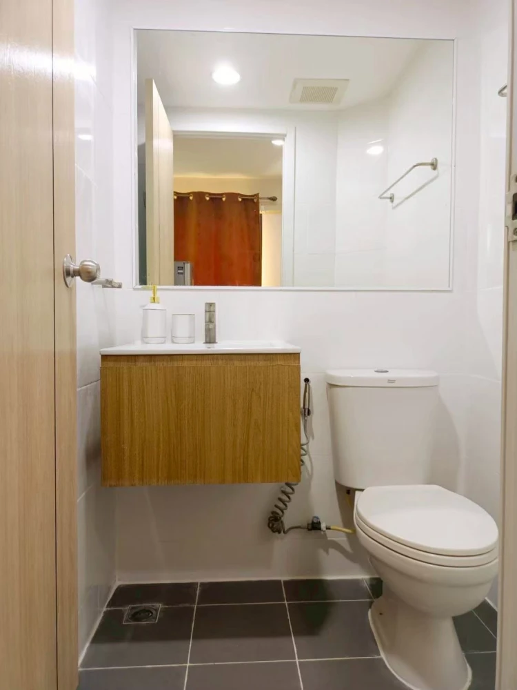 Condo for rent: The Excel Groove Lasalle 52, corner unit in Building A. Quiet, resort-like atmosphere, private, ready to move in.