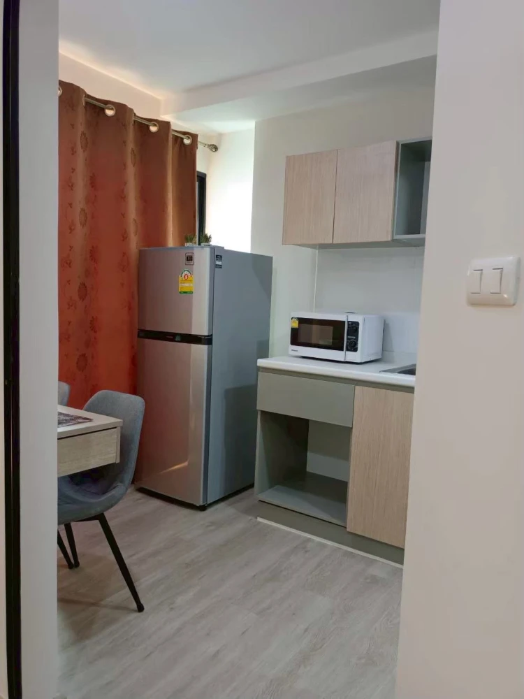 Condo for rent: The Excel Groove Lasalle 52, corner unit in Building A. Quiet, resort-like atmosphere, private, ready to move in.