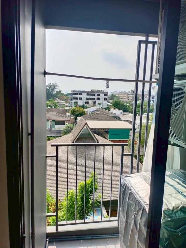 Condo for rent: The Excel Groove Lasalle 52, corner unit in Building A. Quiet, resort-like atmosphere, private, ready to move in.