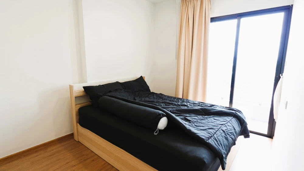 Condo for rent at The Livin Phetkasem. Spacious and comfortable unit with ample living space. Convenient and fully equipped. Don't miss out!