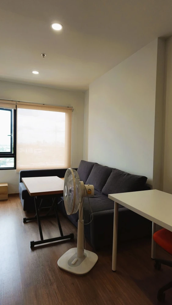 Condo for rent at The Livin Phetkasem. Spacious and comfortable unit with ample living space. Convenient and fully equipped. Don't miss out!