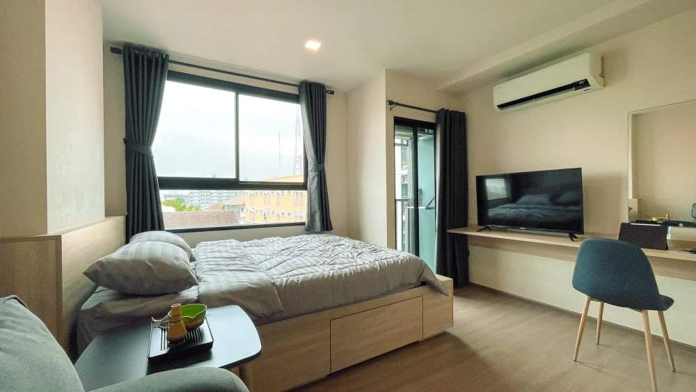 Condo for rent: The Muve Kaset, ready to move in, complete with amenities. You'll regret not booking.