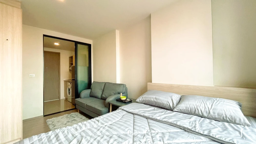 Condo for rent: The Muve Kaset, ready to move in, complete with amenities. You'll regret not booking.