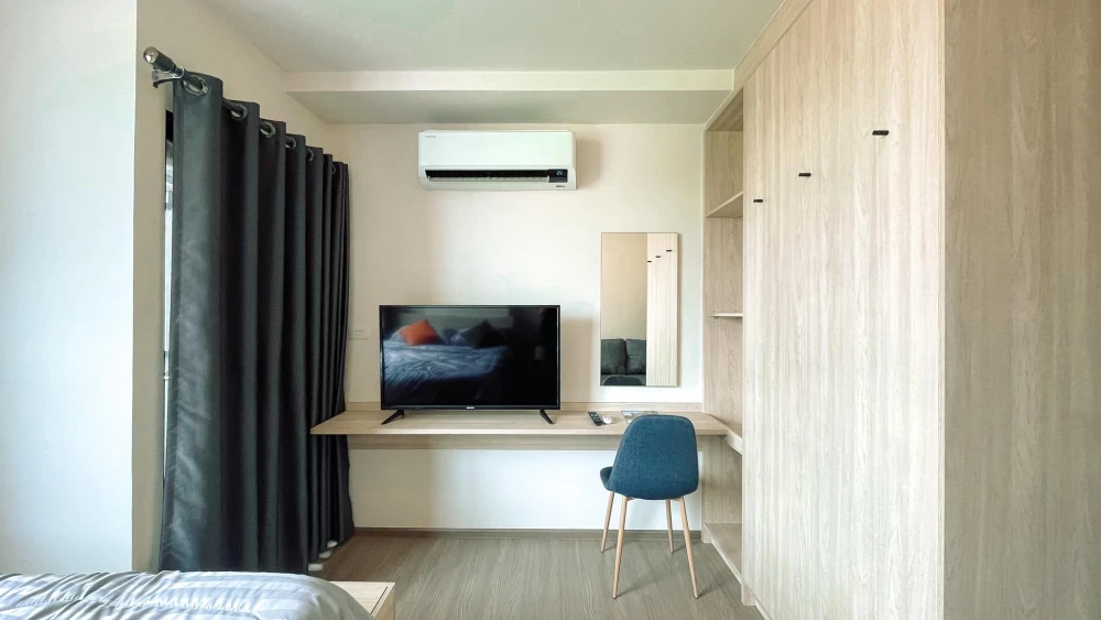 Condo for rent: The Muve Kaset, ready to move in, complete with amenities. You'll regret not booking.