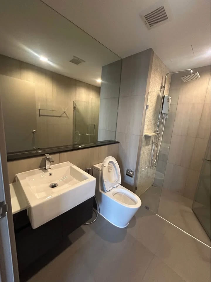 Condo for rent: The Politan Aqua, 45th floor, river view, fully furnished, ready to move in. You'll regret not booking it.