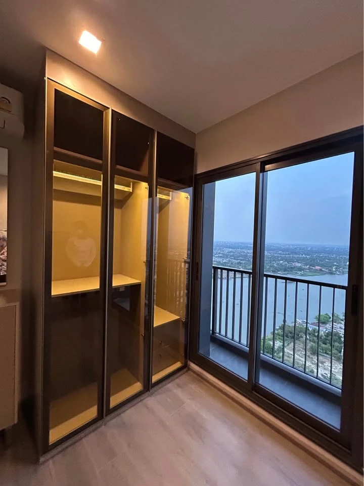 Condo for rent: The Politan Aqua, 45th floor, river view, fully furnished, ready to move in. You'll regret not booking it.