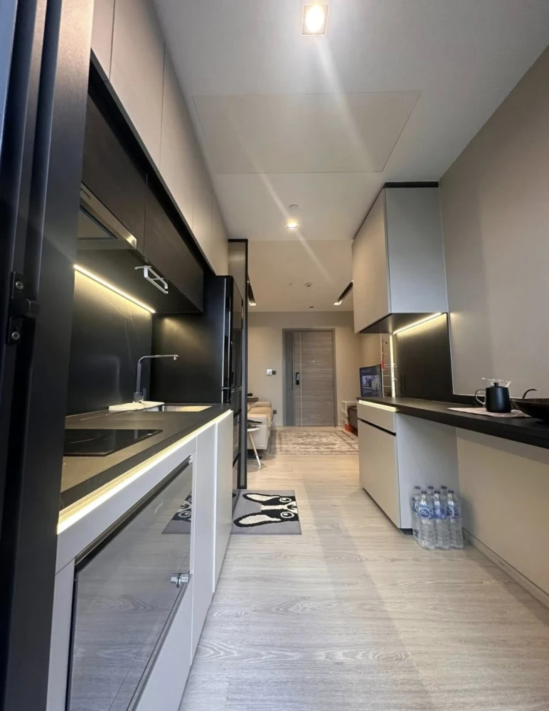 ปล่อยเช่าคอนโด The Room Sukhumvit 38 ห้องพร้อมอยู่ ชั้น 15 ชั้นสวนกลางติดสวน วิวสวนและแม่น้ำเจ้าพระยา เงียบสงบ จองเลย