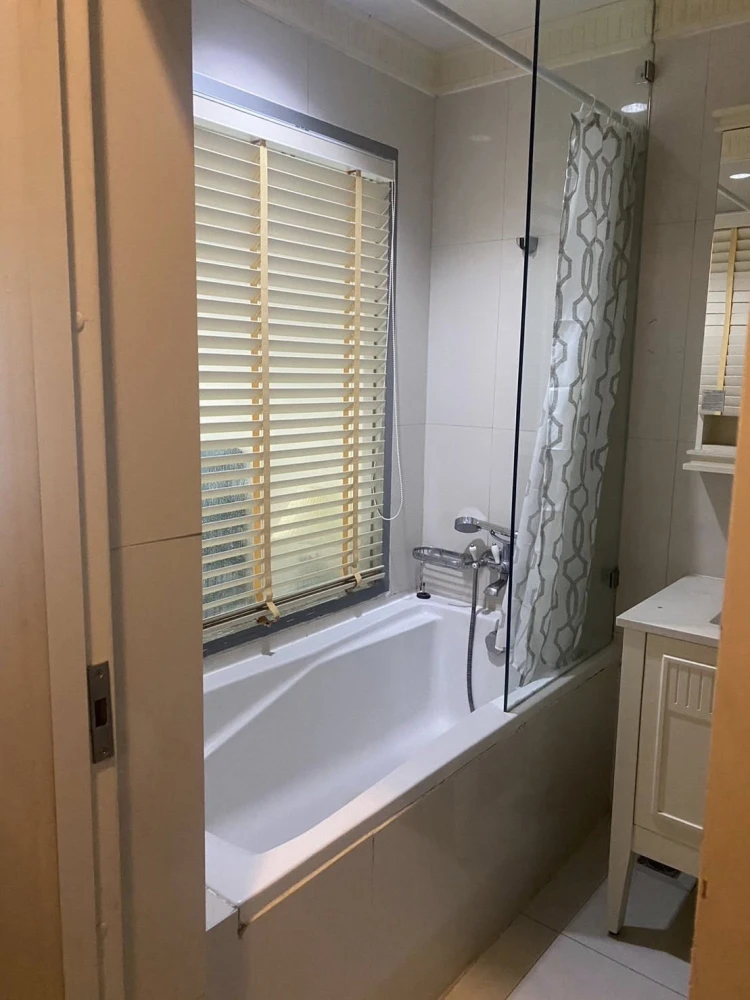 Condo for rent at The Seed Memories Siam. Large, comfortable unit with ample living space. Fully furnished with appliances. Book now!