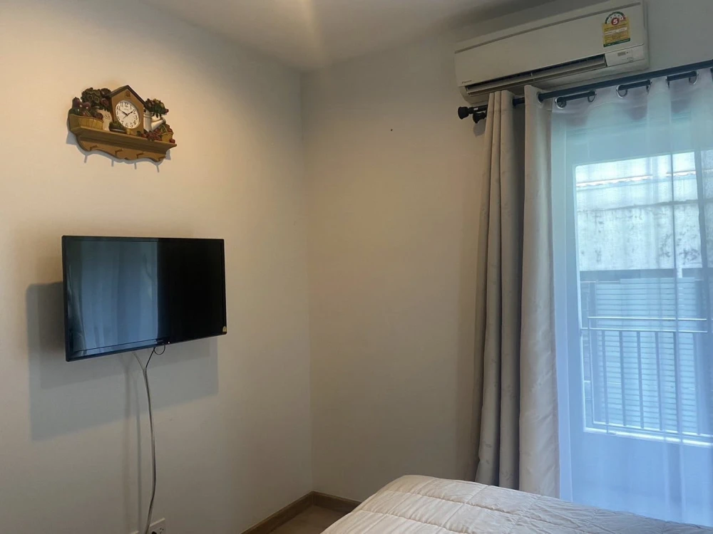 Condo for rent at The Seed Memories Siam. Large, comfortable unit with ample living space. Fully furnished with appliances. Book now!