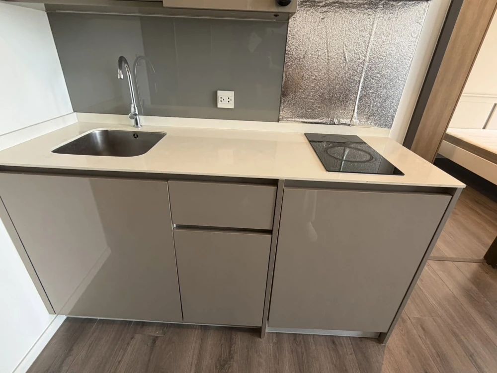 Condo for rent, Whizdom Essence, decorated room, ready to move in, 26th floor, high view, convenient, complete here, book now.