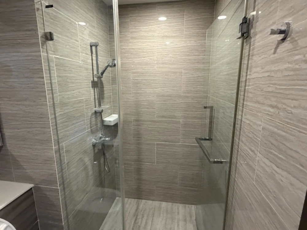 Condo for rent, Whizdom Essence, decorated room, ready to move in, 26th floor, high view, convenient, complete here, book now.