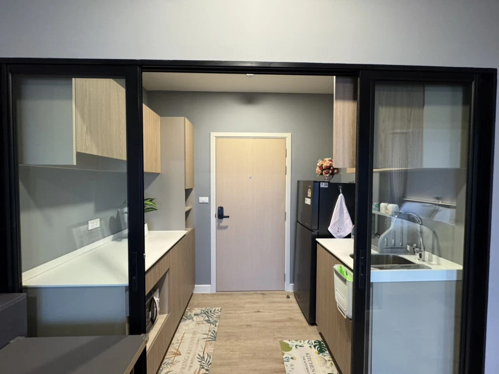 Condo for rent at XIM Rama 3 – Suksawat. Nicely decorated unit with high-quality built-in furniture. Convenient and fully equipped. Book now!