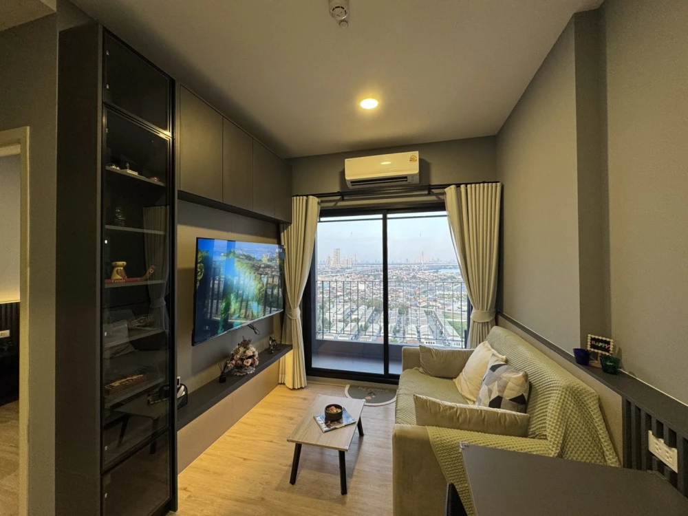 Condo for rent at XIM Rama 3 – Suksawat. Nicely decorated unit with high-quality built-in furniture. Convenient and fully equipped. Book now!