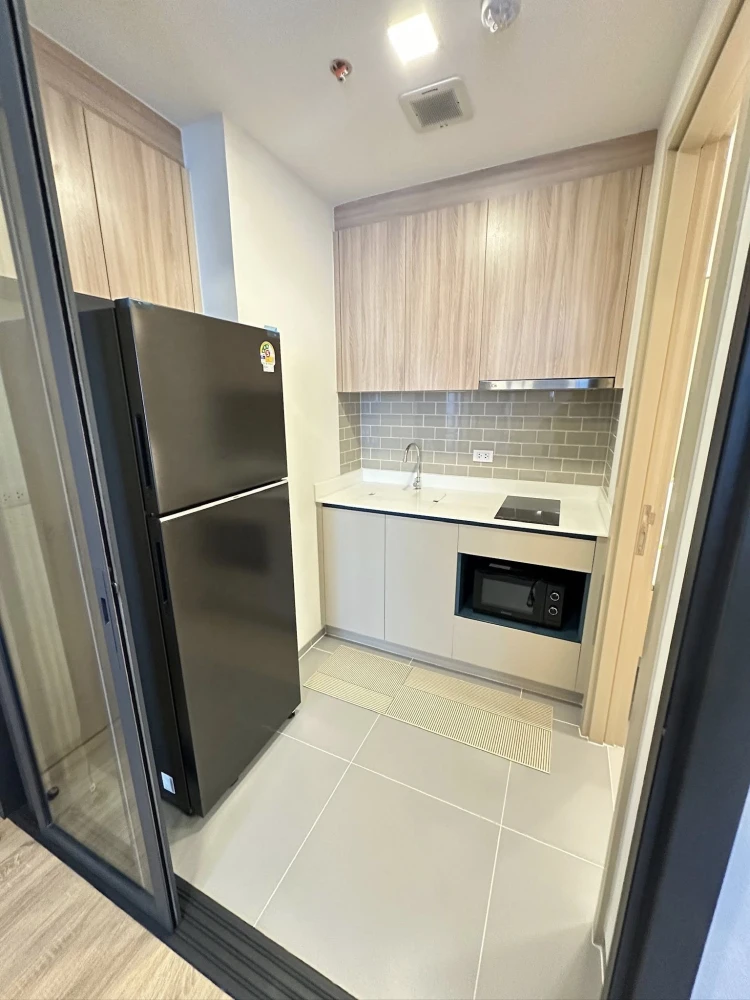 Condo for rent, XT Phayathai, ready to move in, fully equipped with amenities, just bring your belongings and move in. Don't miss out!