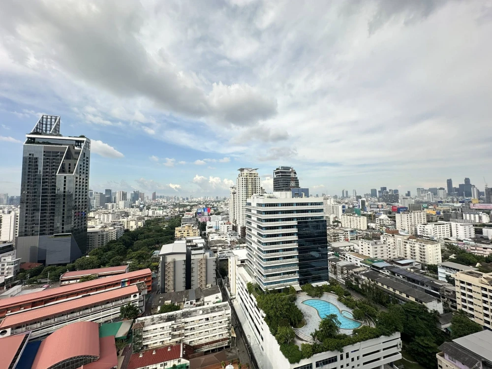 Condo for rent, XT Phayathai, ready to move in, fully equipped with amenities, just bring your belongings and move in. Don't miss out!