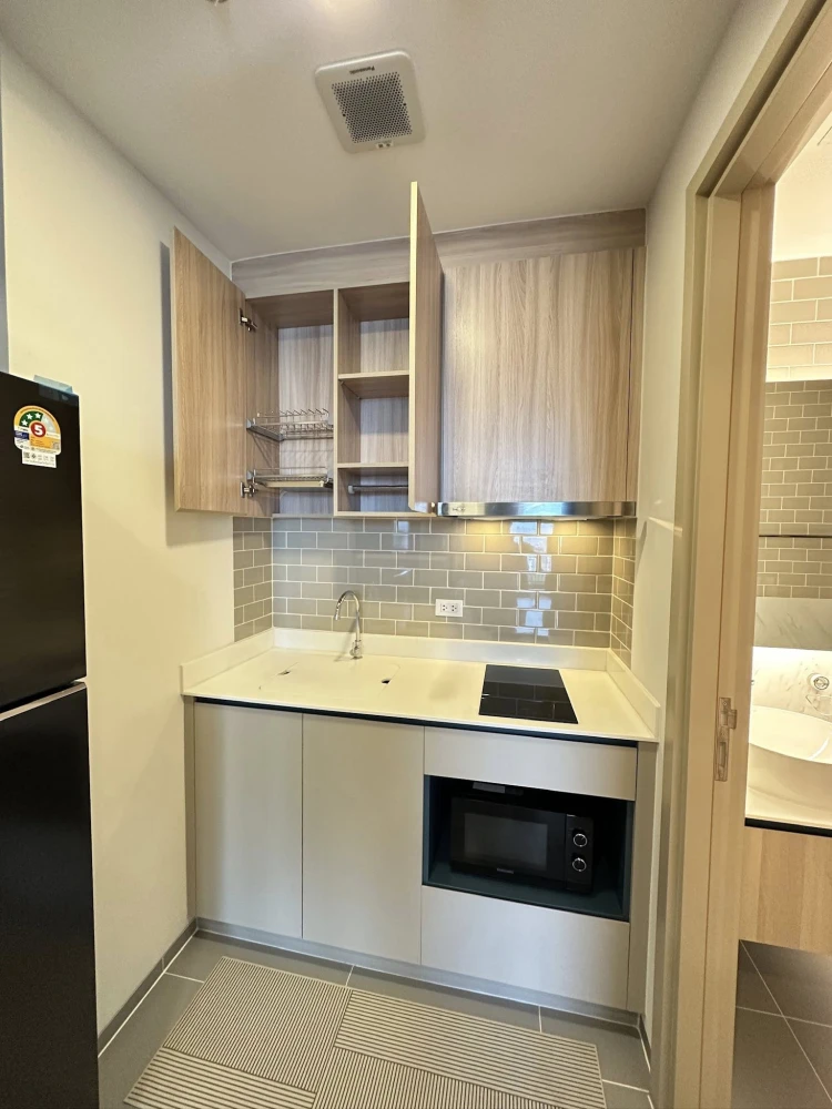 Condo for rent, XT Phayathai, ready to move in, fully equipped with amenities, just bring your belongings and move in. Don't miss out!