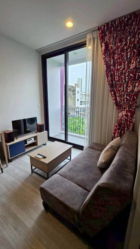 Condo for rent: XT Ekkamai. Fully furnished room with furniture and appliances. Ready to move in and reserve now. Don't delay.