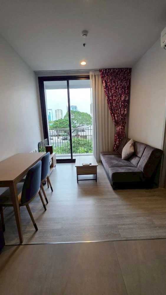 Condo for rent: XT Ekkamai. Fully furnished room with furniture and appliances. Ready to move in and reserve now. Don't delay.