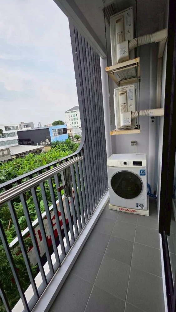 Condo for rent: XT Ekkamai. Fully furnished room with furniture and appliances. Ready to move in and reserve now. Don't delay.
