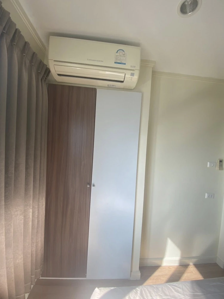 Condo for rent at Lumpini Ville Chaengwattana-Pakkret. The unit has separate partitions, creating well-defined zones. Book now, don't miss out!