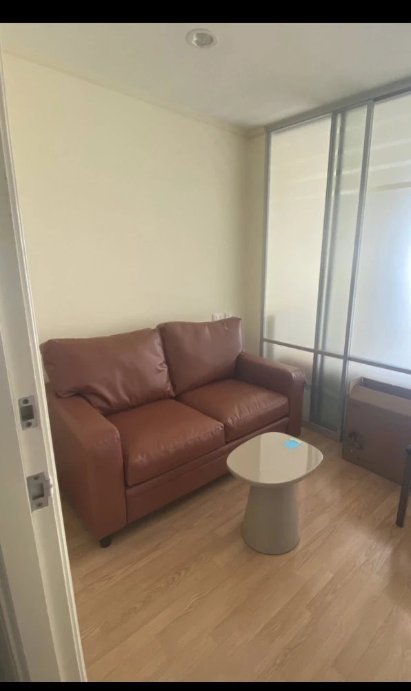 Condo for rent at Lumpini Ville Chaengwattana-Pakkret. The unit has separate partitions, creating well-defined zones. Book now, don't miss out!