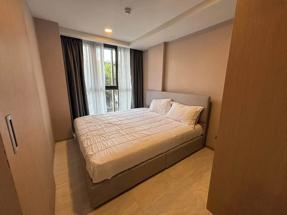 Condo for Rent: Walden Asoke Low-rise condo in the heart of Asoke, excellent location.