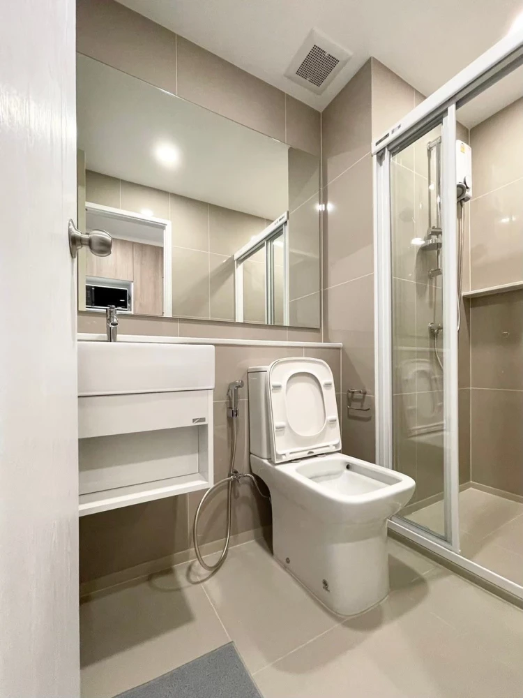 Condo for rent, Denim Chatuchak, fully furnished and ready to move in. Complete with furniture and appliances. Great value. Don't miss out!