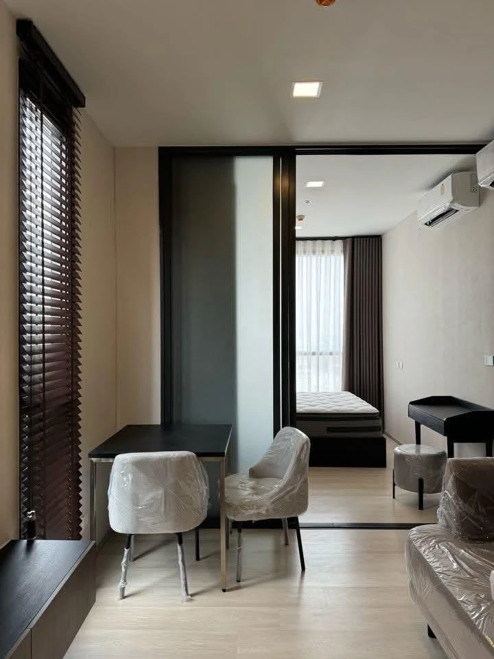 Condo for rent at The Privacy Chatuchak. Nice unit, fully furnished with appliances. Just bring your belongings and move in! Don't miss out!