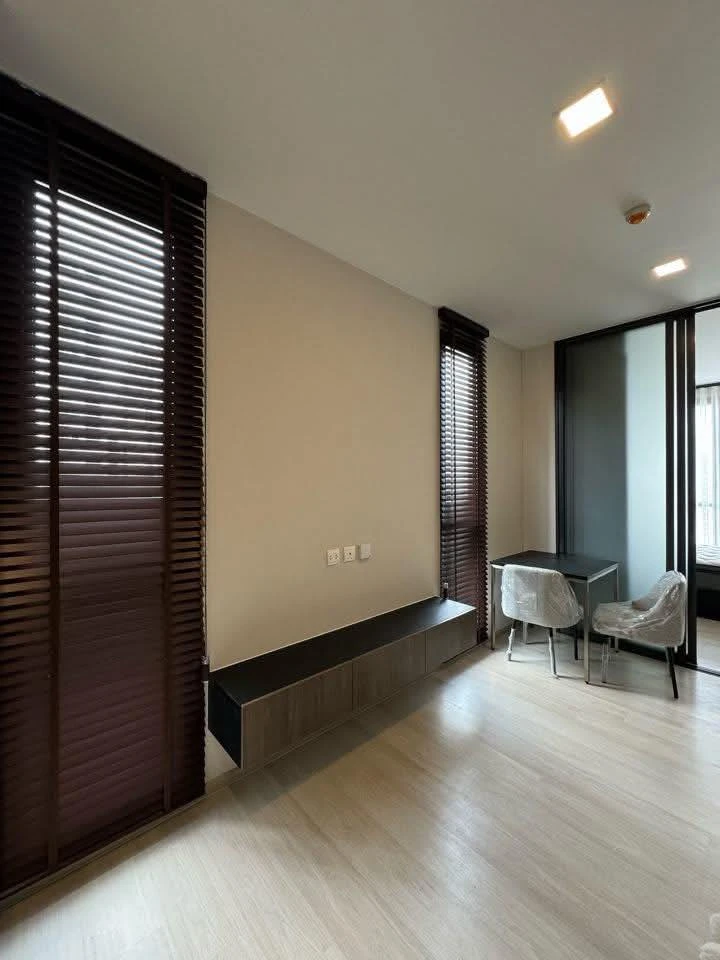 Condo for rent at The Privacy Chatuchak. Nice unit, fully furnished with appliances. Just bring your belongings and move in! Don't miss out!