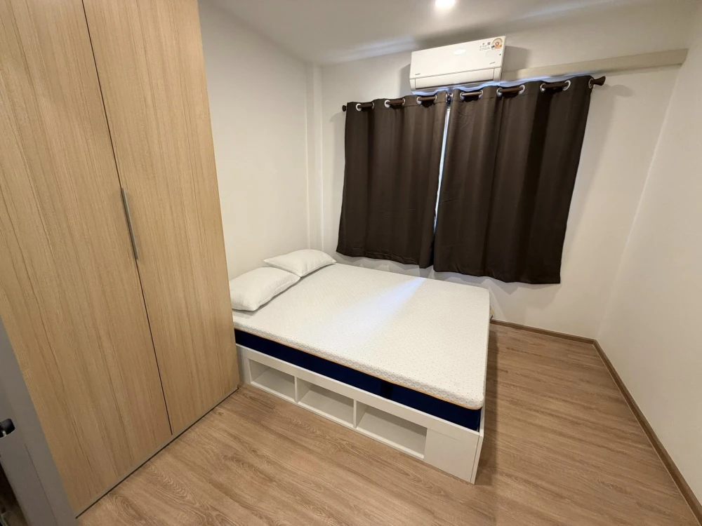 Condo for rent, Sena Kit Bangna Km. 29. The unit is partitioned into separate, well-defined zones. Great value! Don't miss out!