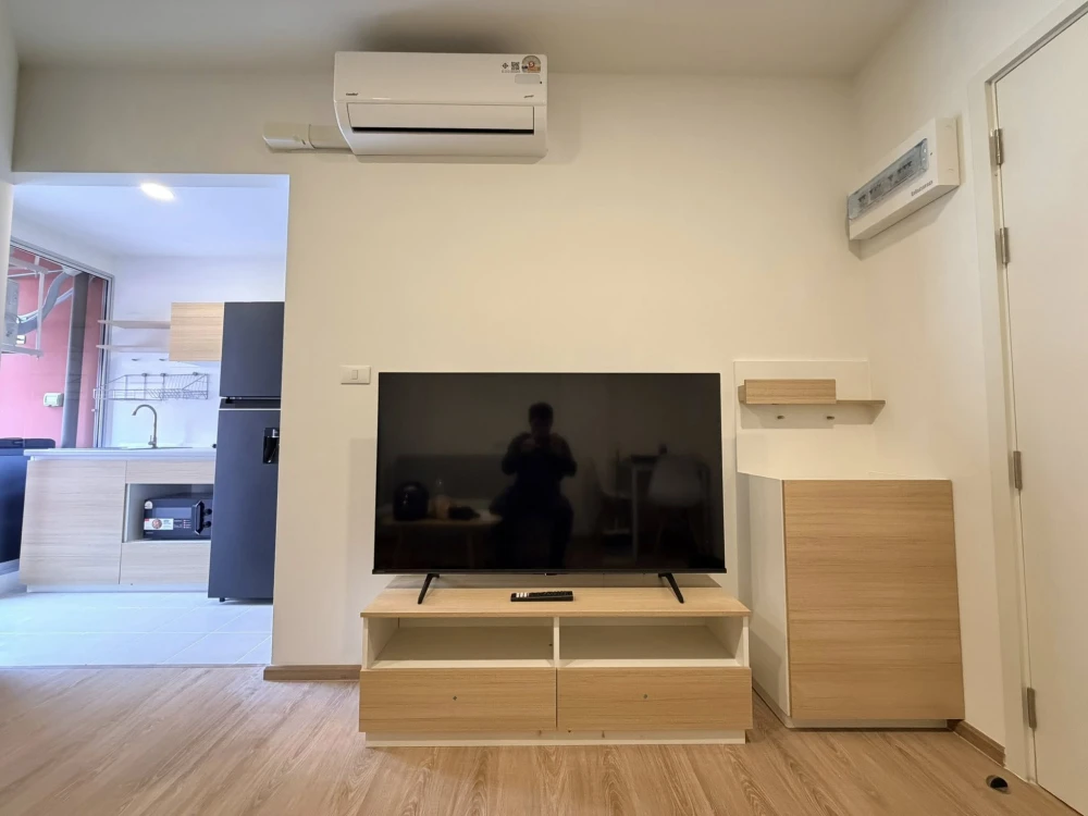 Condo for rent, Sena Kit Bangna Km. 29. The unit is partitioned into separate, well-defined zones. Great value! Don't miss out!