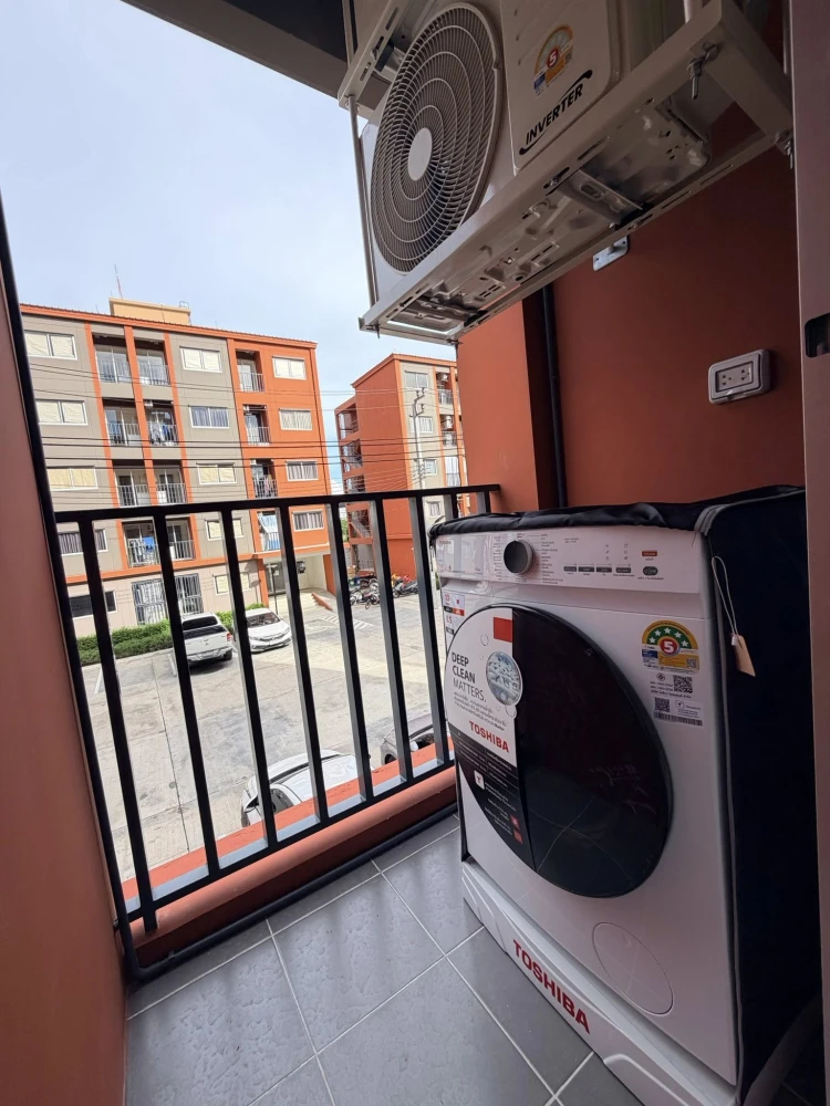 Condo for rent, Sena Kit Bangna Km. 29. The unit is partitioned into separate, well-defined zones. Great value! Don't miss out!