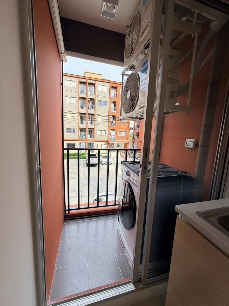 Condo for rent, Sena Kit Bangna Km. 29. The unit is partitioned into separate, well-defined zones. Great value! Don't miss out!