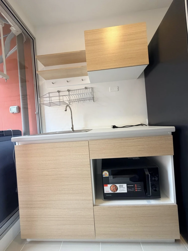 Condo for rent, Sena Kit Bangna Km. 29. The unit is partitioned into separate, well-defined zones. Great value! Don't miss out!